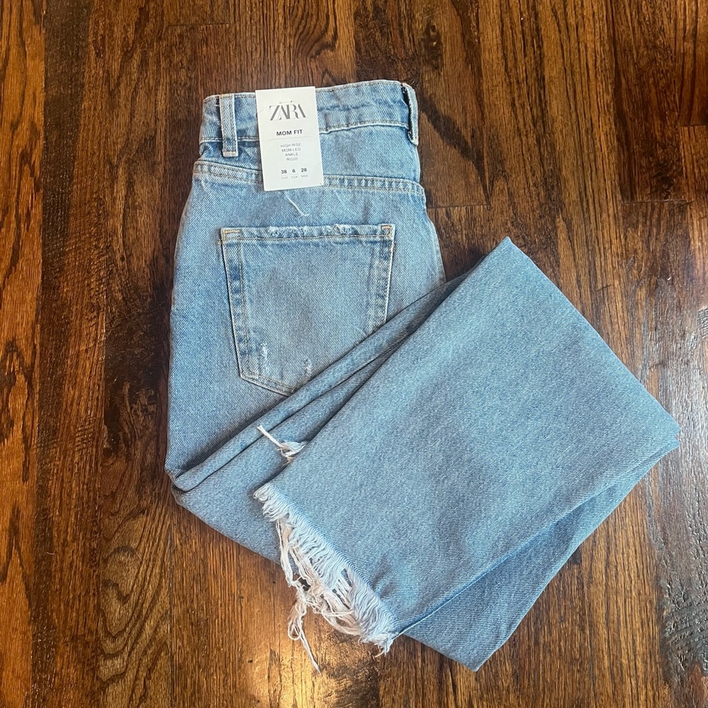 Zara mom fit, high rise stylish jeans